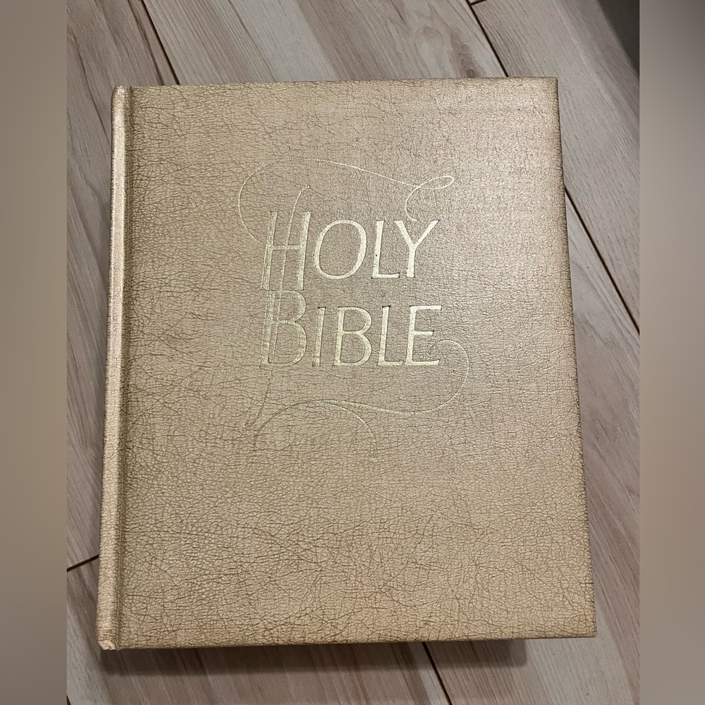 Vintage 1966 HOLY BIBLE Large Family Bible KJV Southwestern Co KJV + Stories/Ref